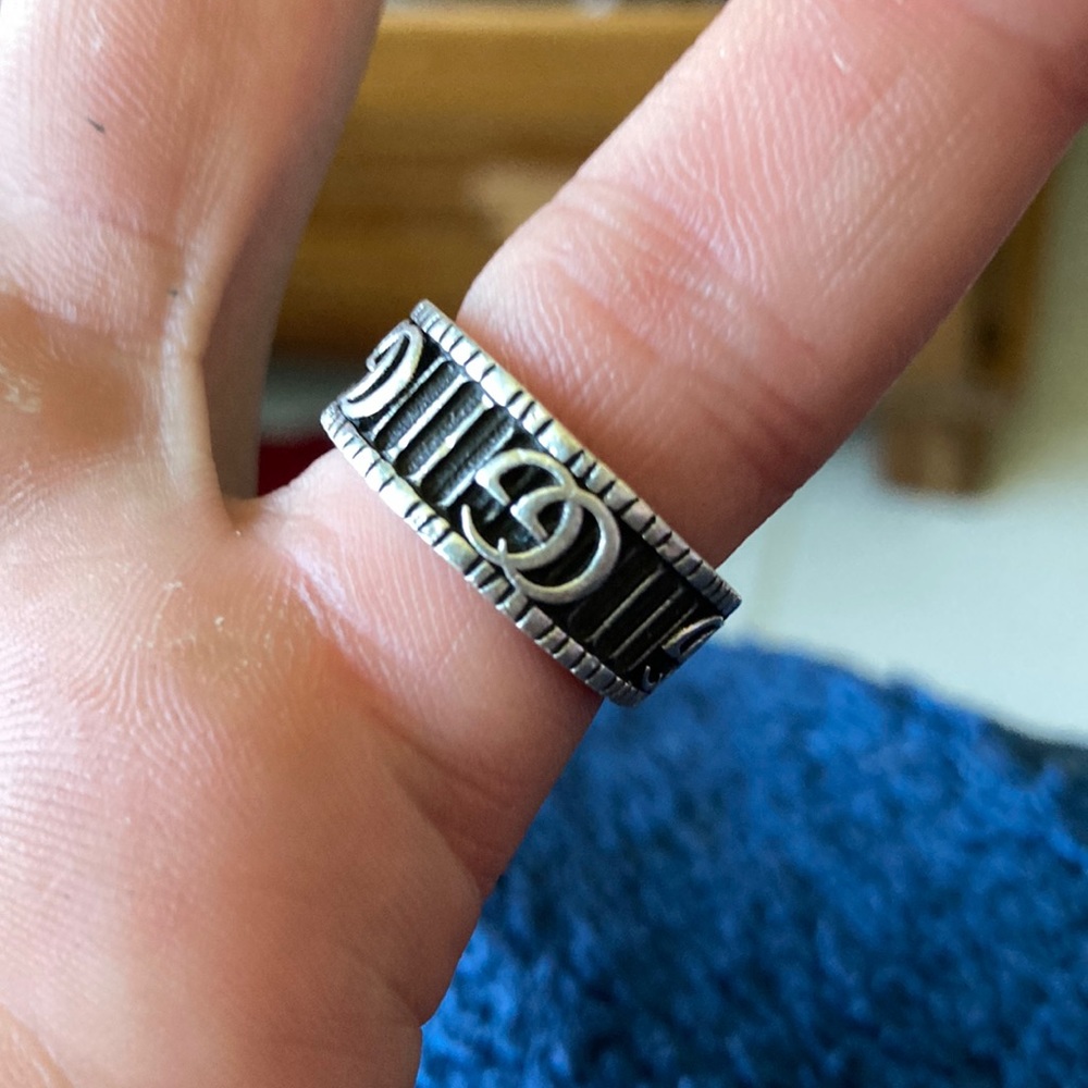 Gucci ring